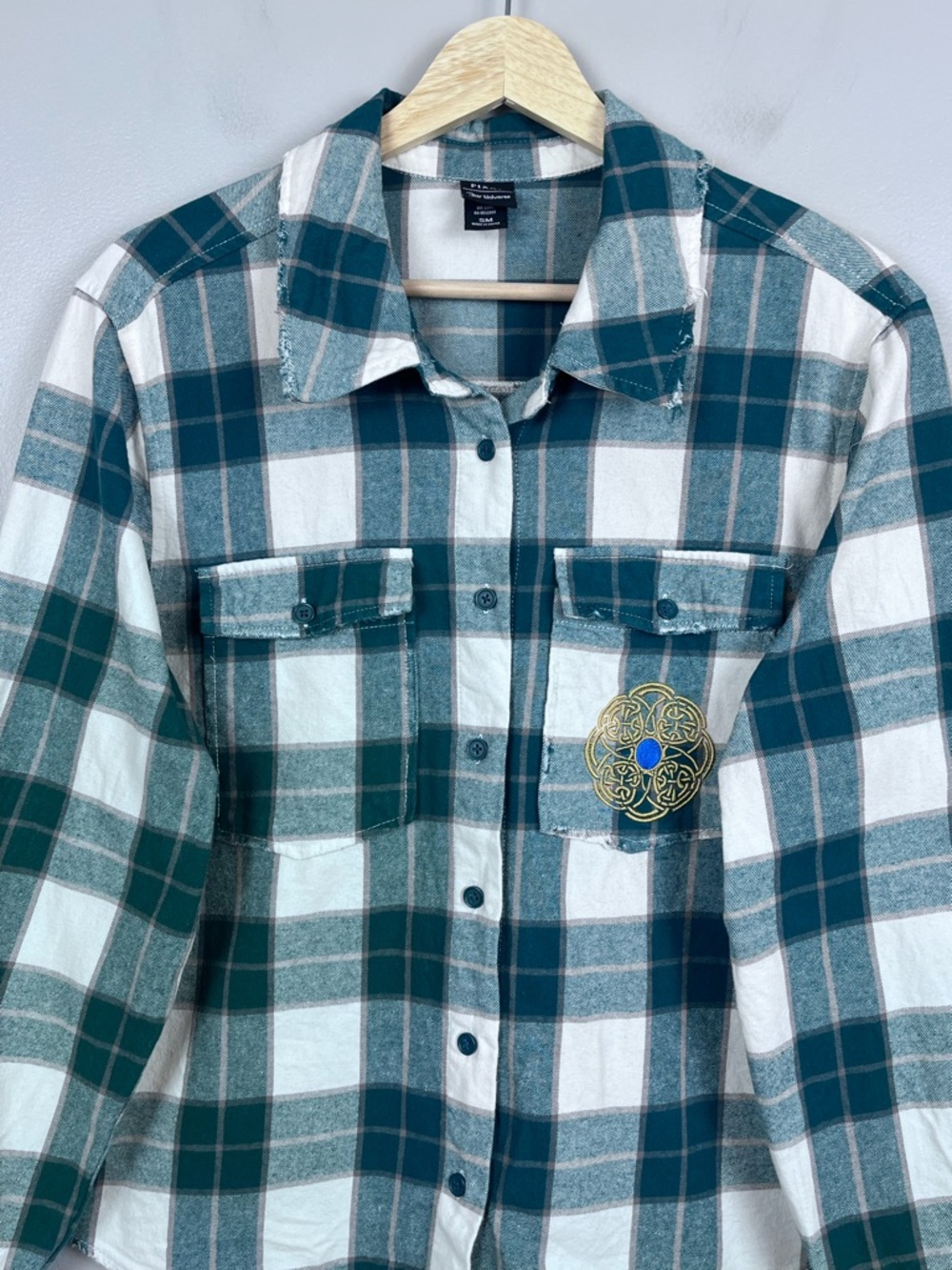 Pixar Our Universe Women's Flannel Top with Brave Merida  & DunBroch Bears Small - Picture 5 of 11